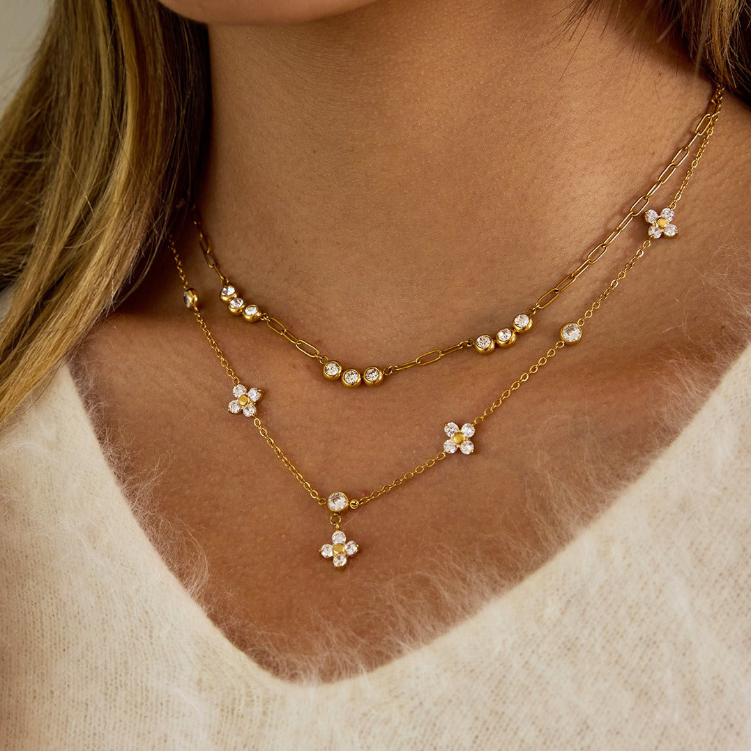 Gouden ketting met klavertjes