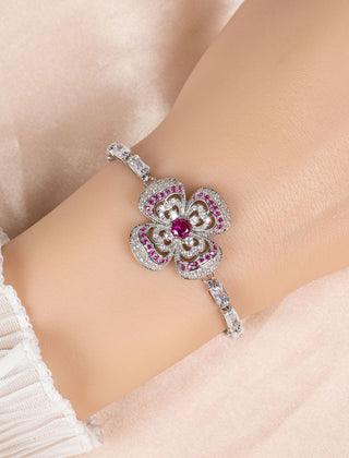 Zilveren armband met klavertjes