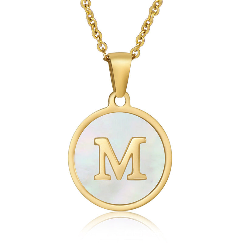 Initial ketting met schelp