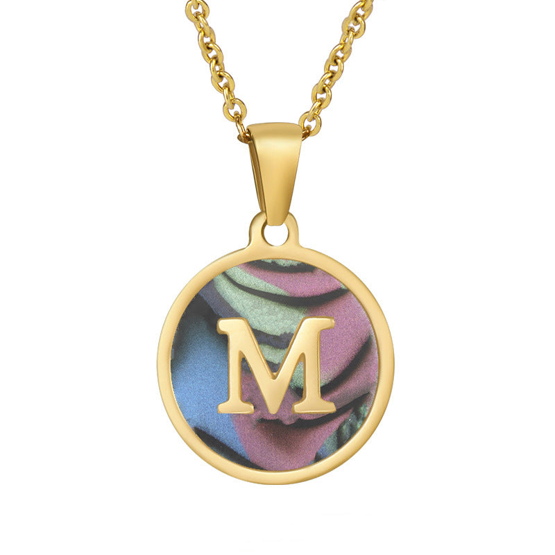 Initial ketting met schelp