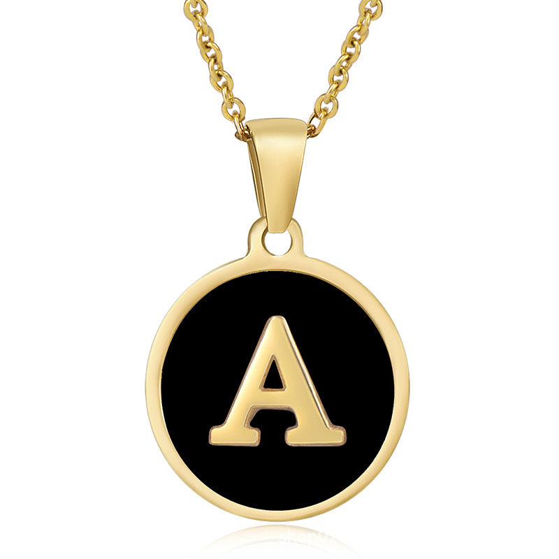 Initial ketting met schelp