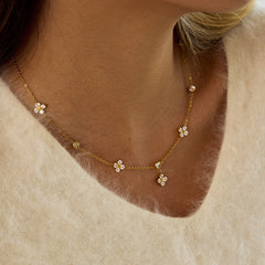 Gouden ketting met klavertjes