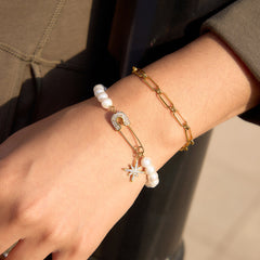 Armband met parel en sterretje