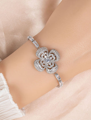 Zilveren armband met klavertjes