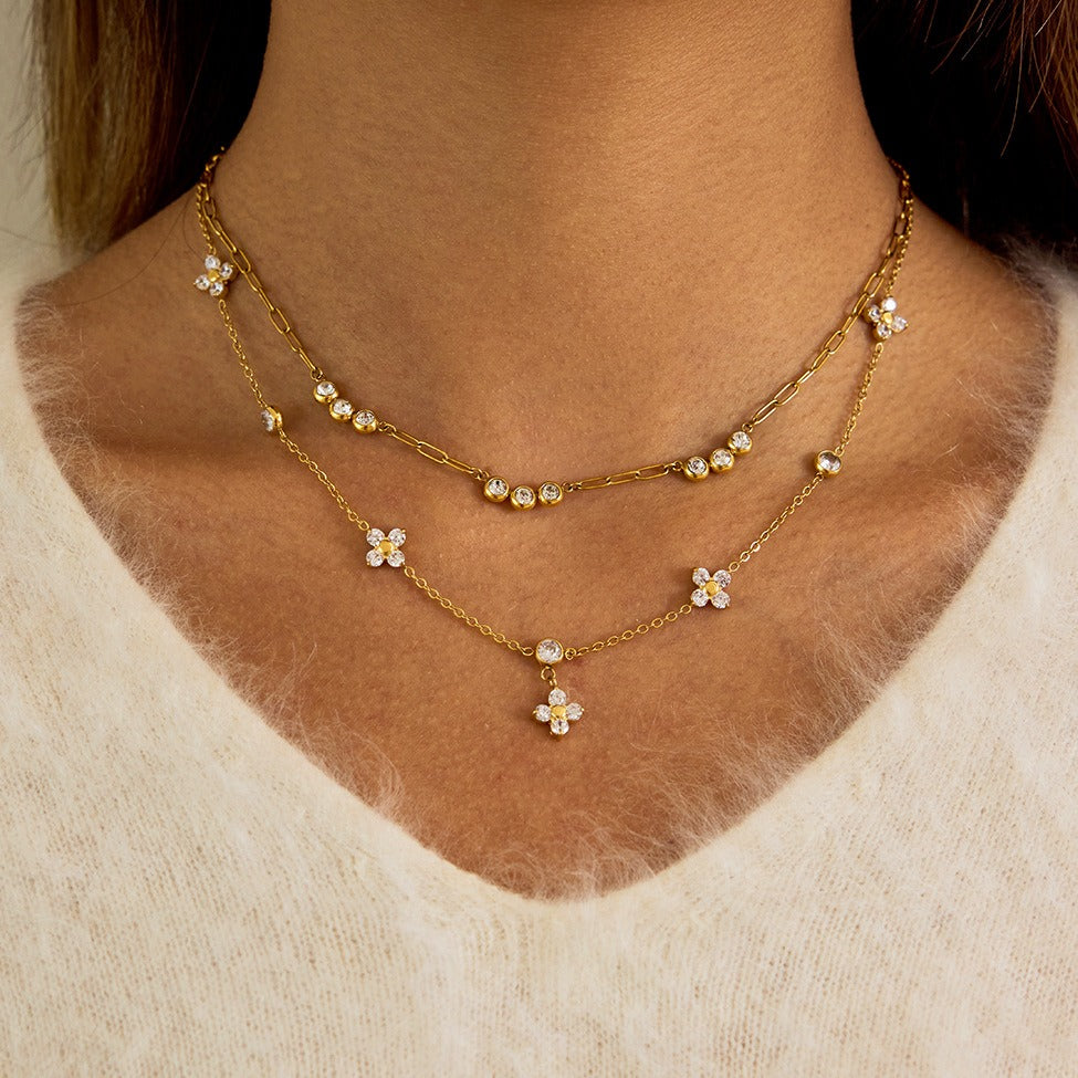 Gouden ketting met klavertjes