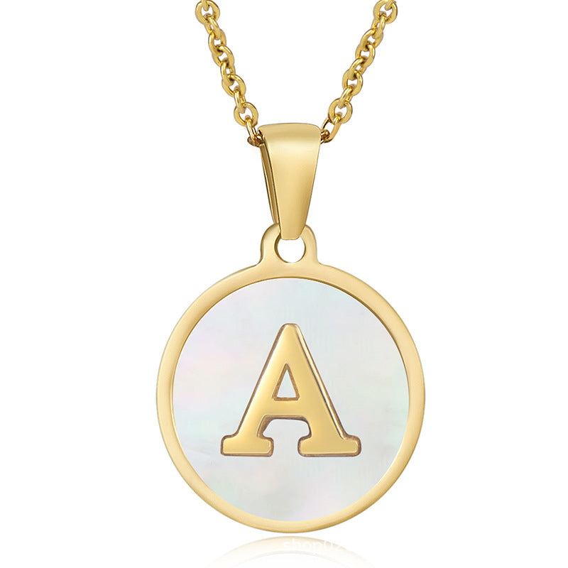 Initial ketting met schelp